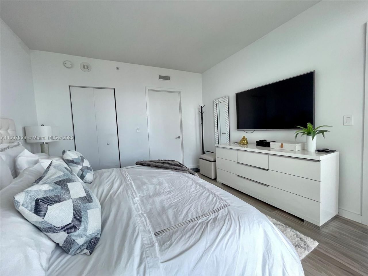 Flat in Miami, USA, 120 m² - picture 9