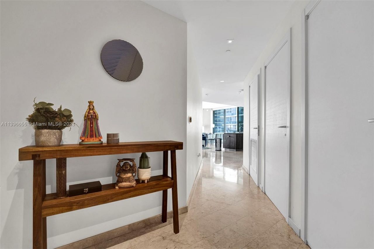 Piso en Miami, Estados Unidos, 120 m² - imagen 16