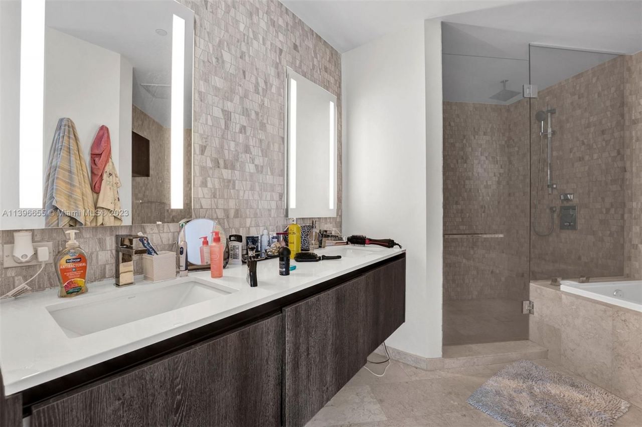 Piso en Miami, Estados Unidos, 120 m² - imagen 11