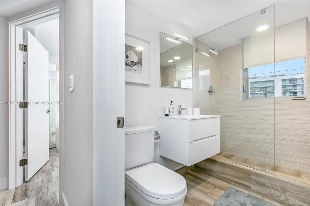 Piso en Miami, Estados Unidos, 120 m² - imagen 8