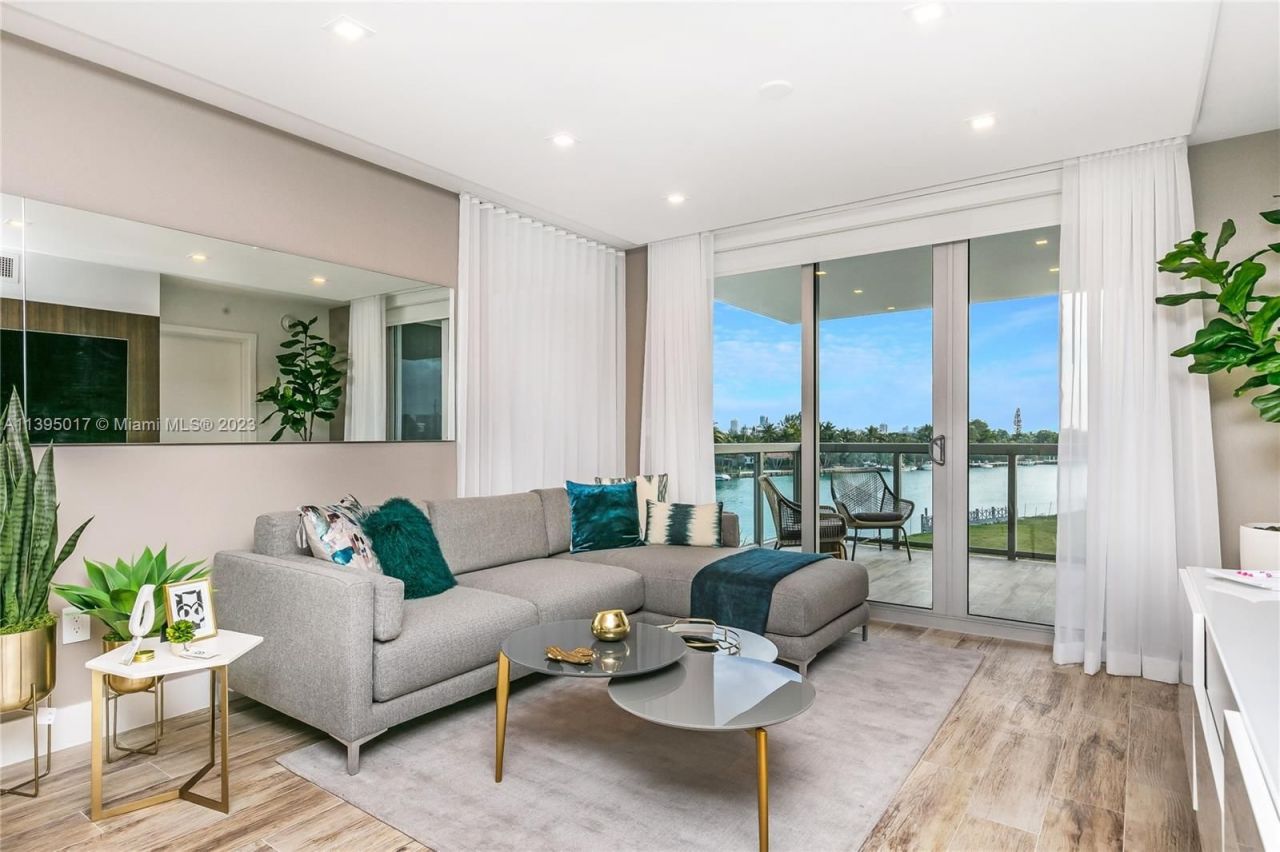 Piso en Miami, Estados Unidos, 120 m² - imagen 2