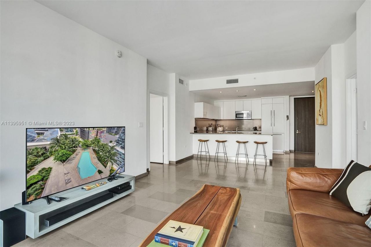 Piso en Miami, Estados Unidos, 120 m² - imagen 14