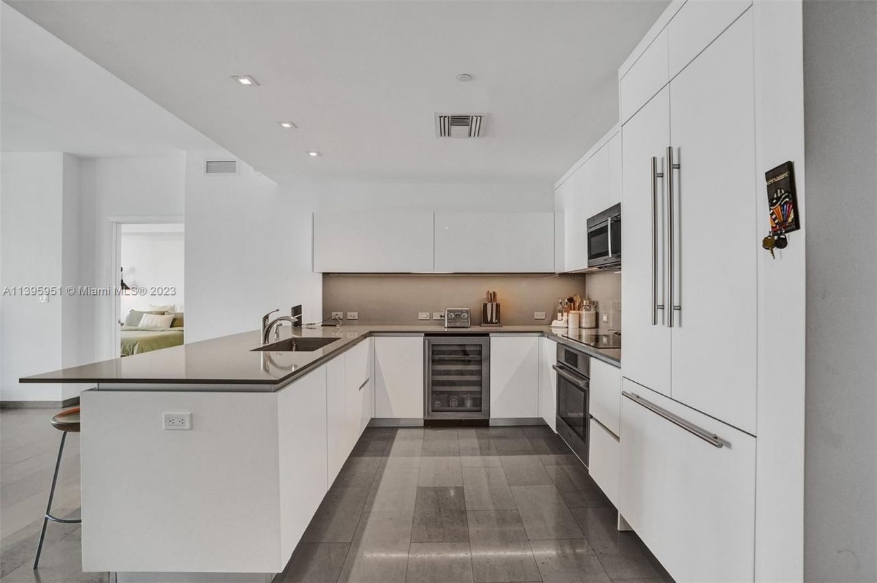 Piso en Miami, Estados Unidos, 120 m² - imagen 13