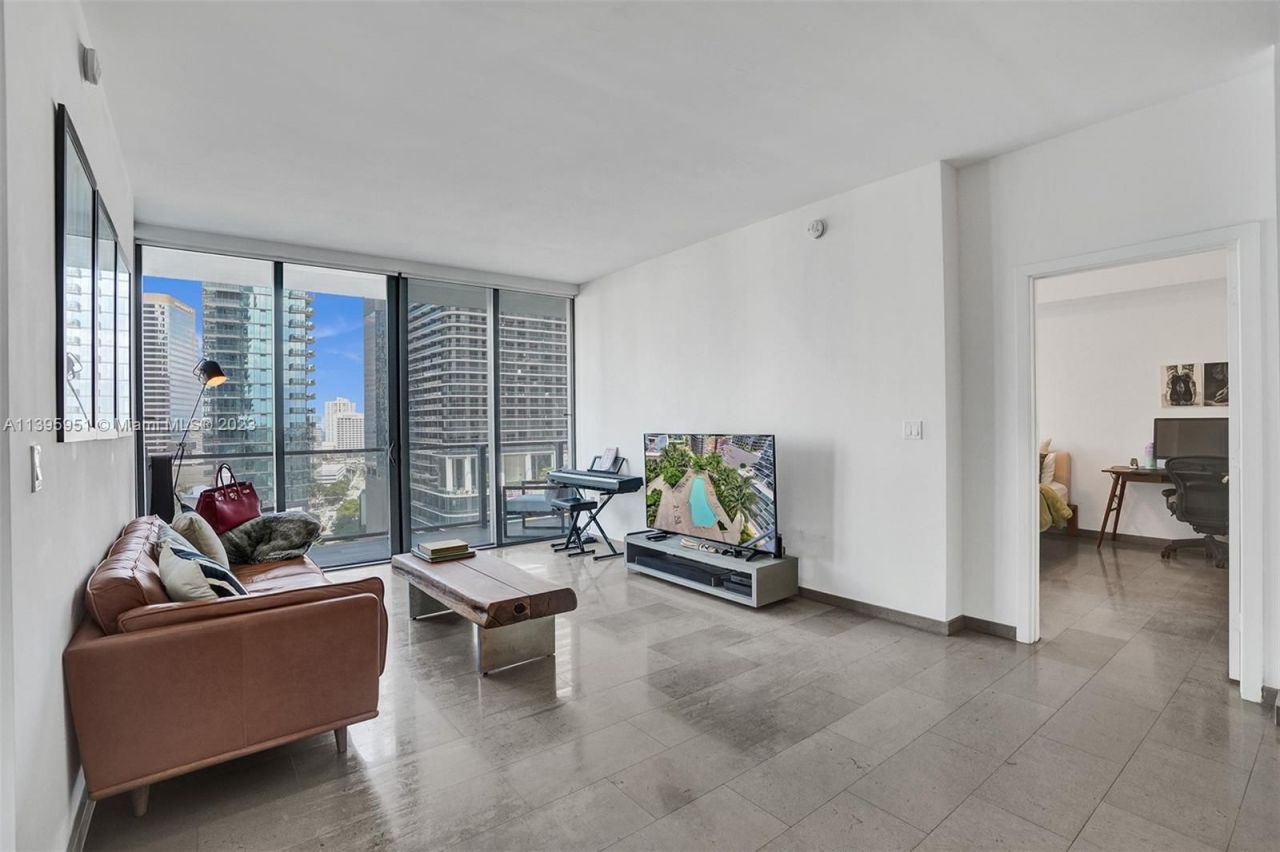 Piso en Miami, Estados Unidos, 120 m² - imagen 16