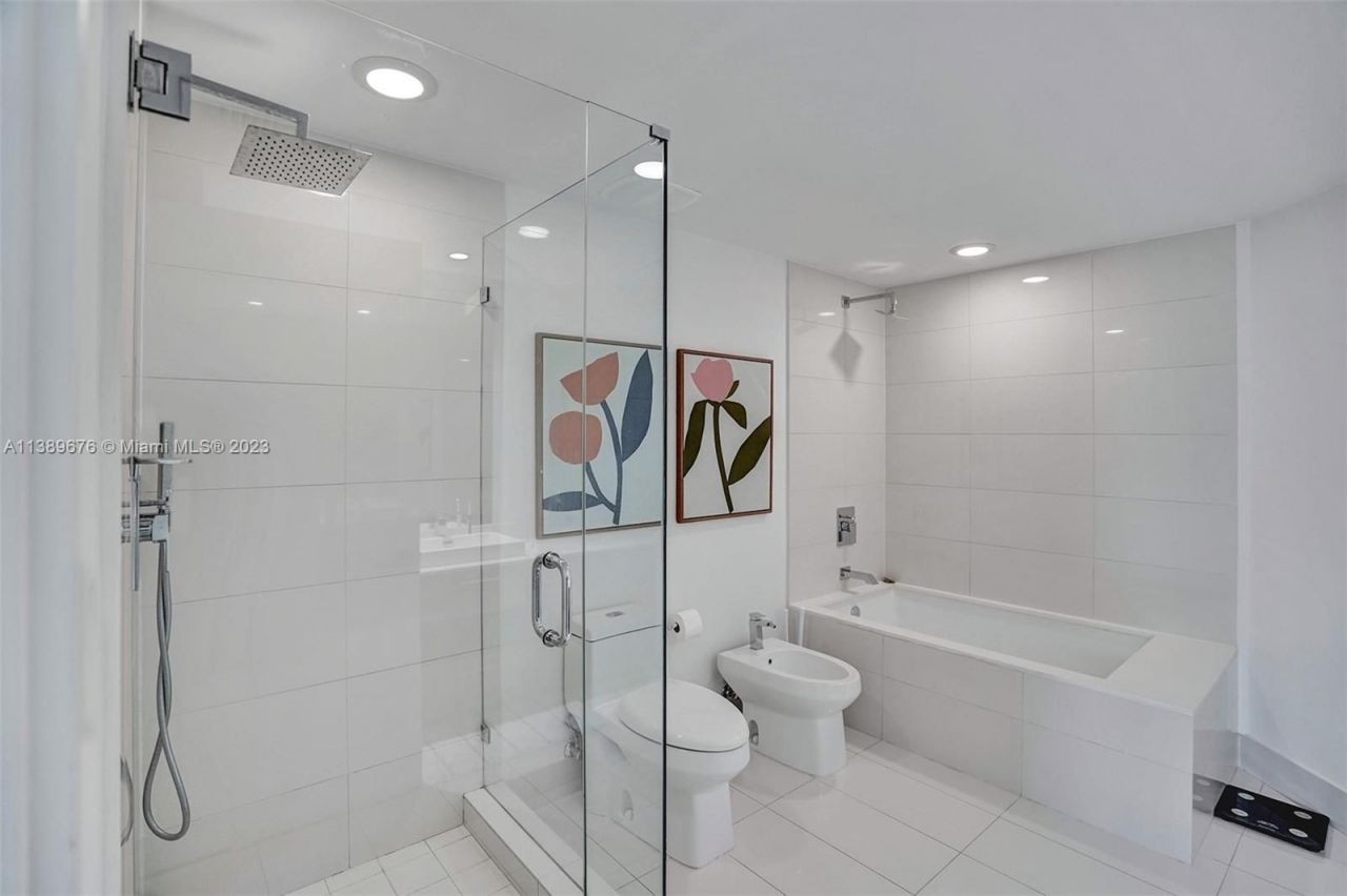 Piso en Miami, Estados Unidos, 120 m² - imagen 10