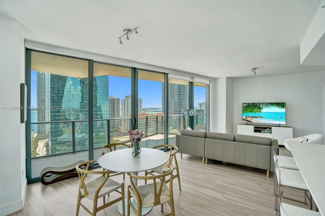 Piso en Miami, Estados Unidos, 120 m² - imagen 2