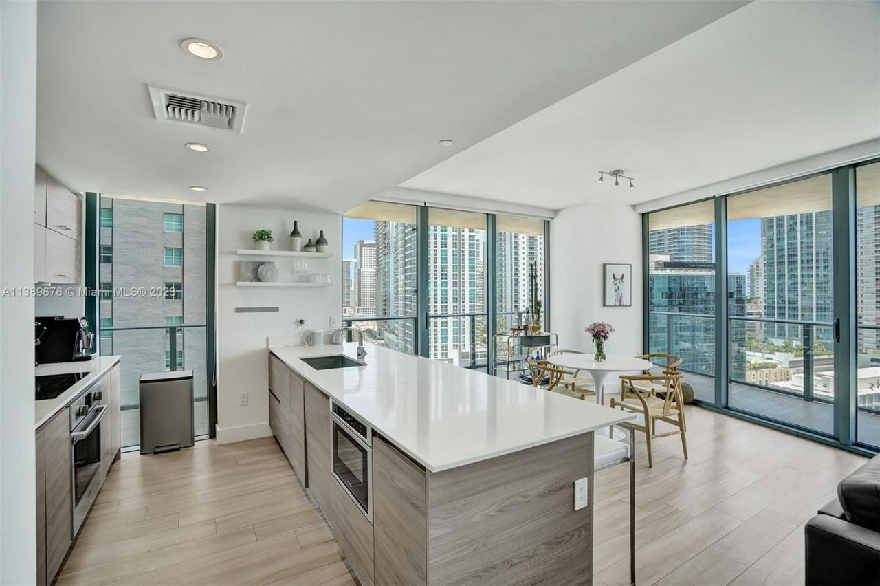 Piso en Miami, Estados Unidos, 120 m² - imagen 4