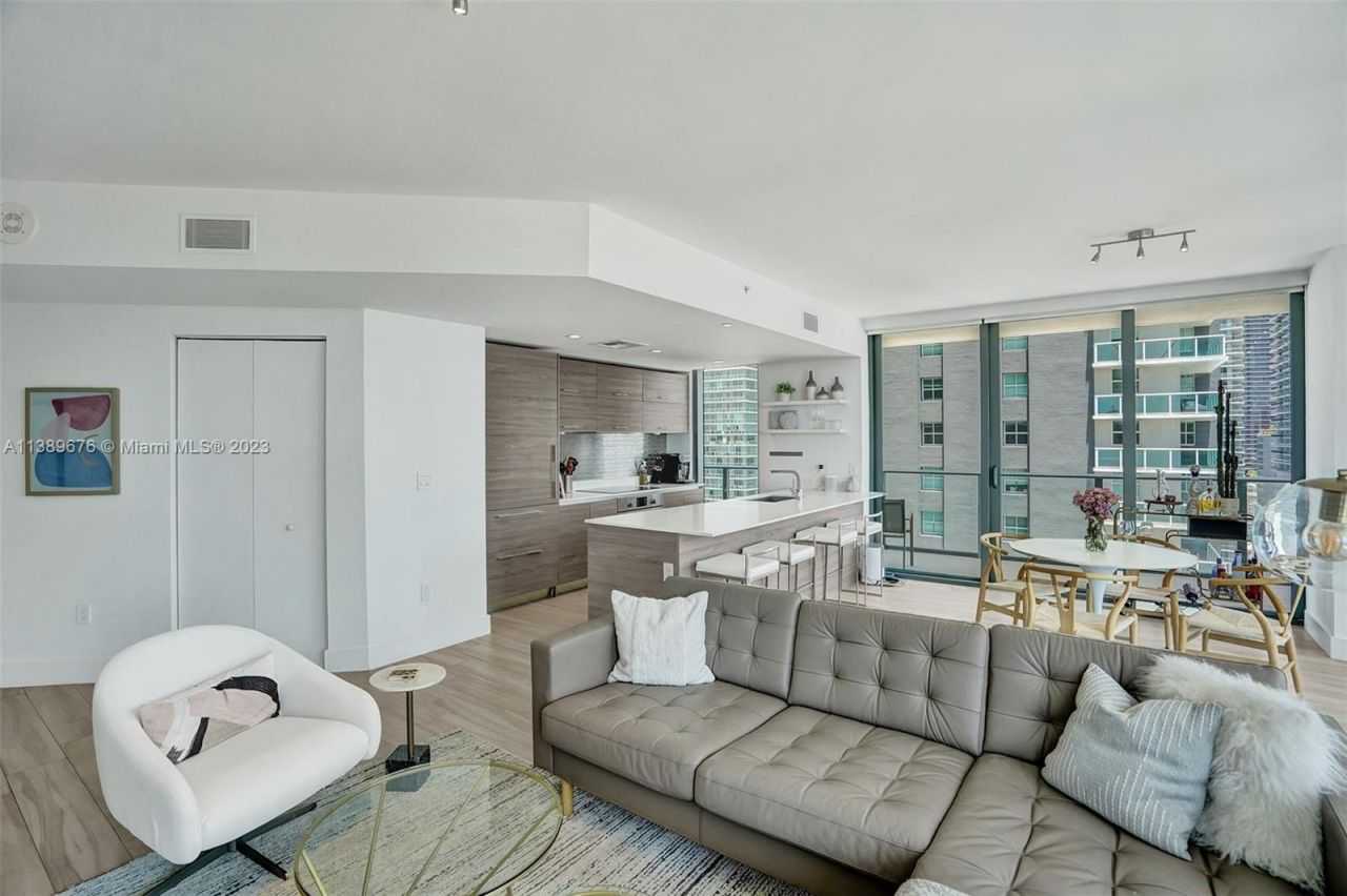 Piso en Miami, Estados Unidos, 120 m² - imagen 7