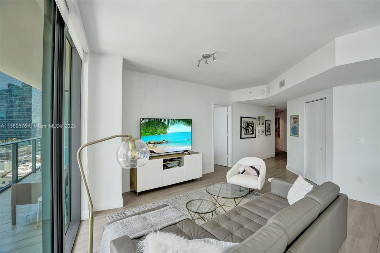 Piso en Miami, Estados Unidos, 120 m² - imagen 15