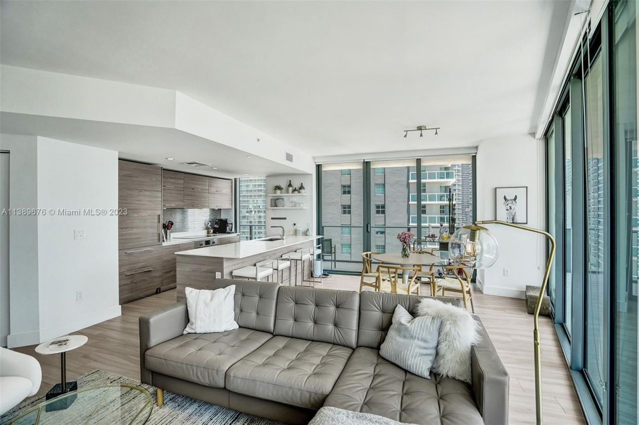 Piso en Miami, Estados Unidos, 120 m² - imagen 5