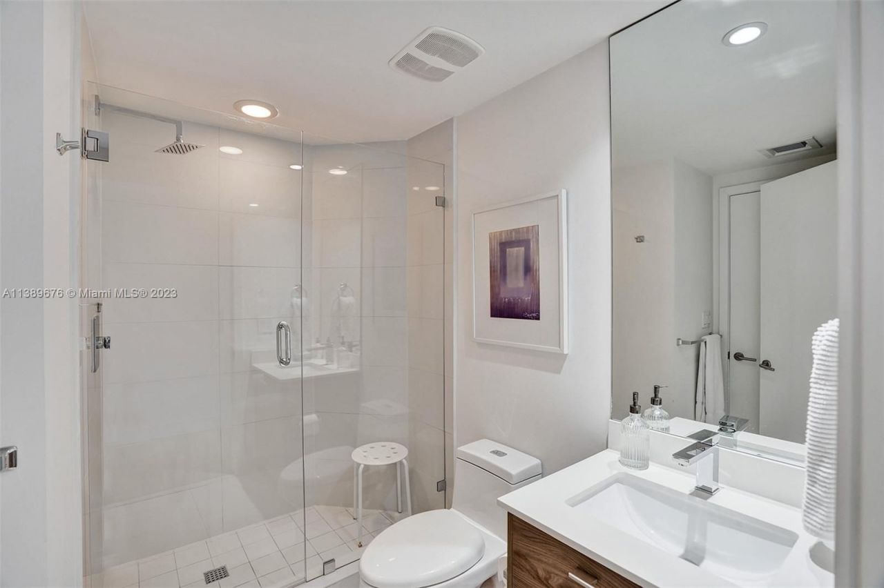 Piso en Miami, Estados Unidos, 120 m² - imagen 17