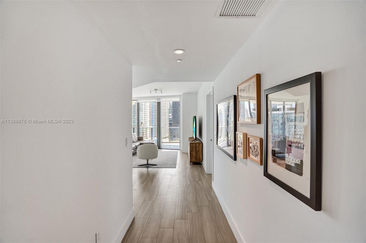 Piso en Miami, Estados Unidos, 120 m² - imagen 8