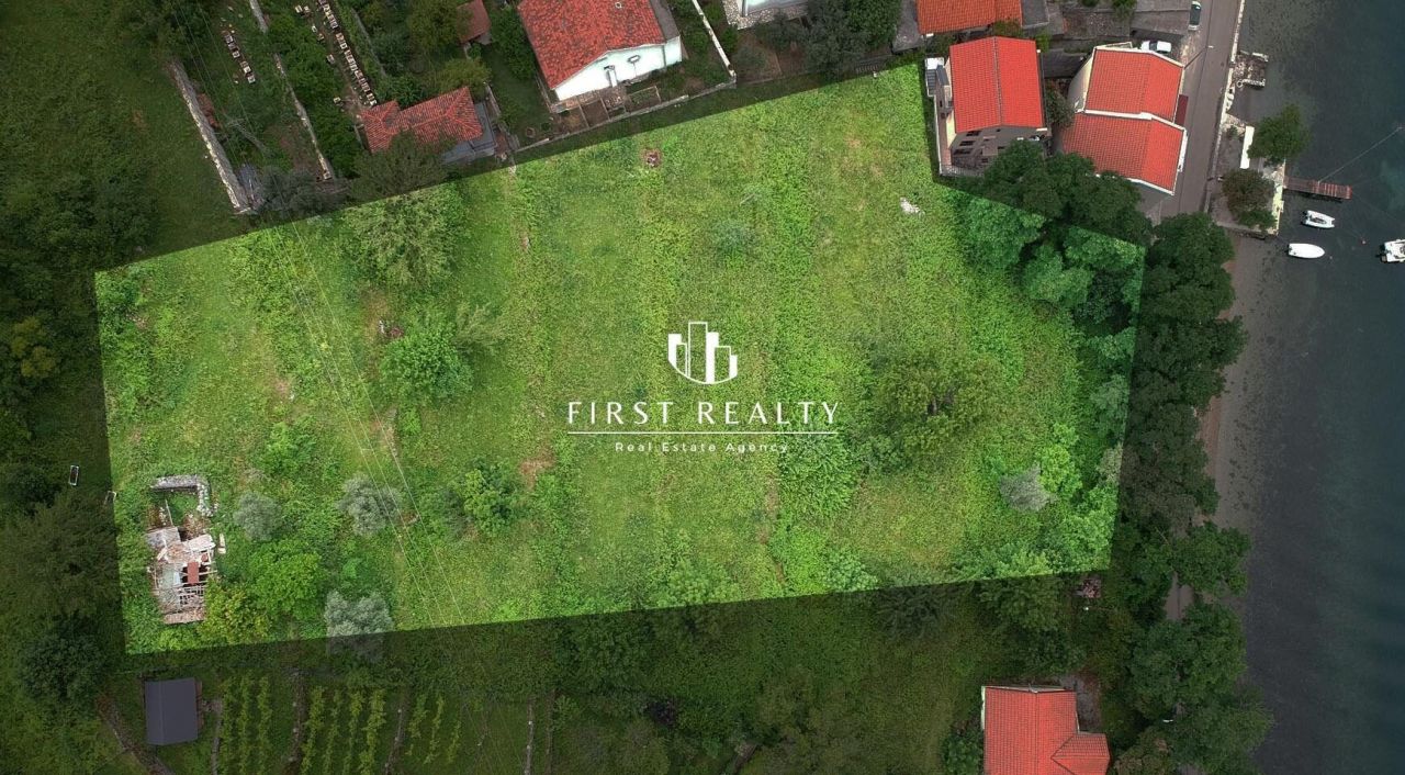 Land in Stoliv, Montenegro, 4 000 m² - picture 1