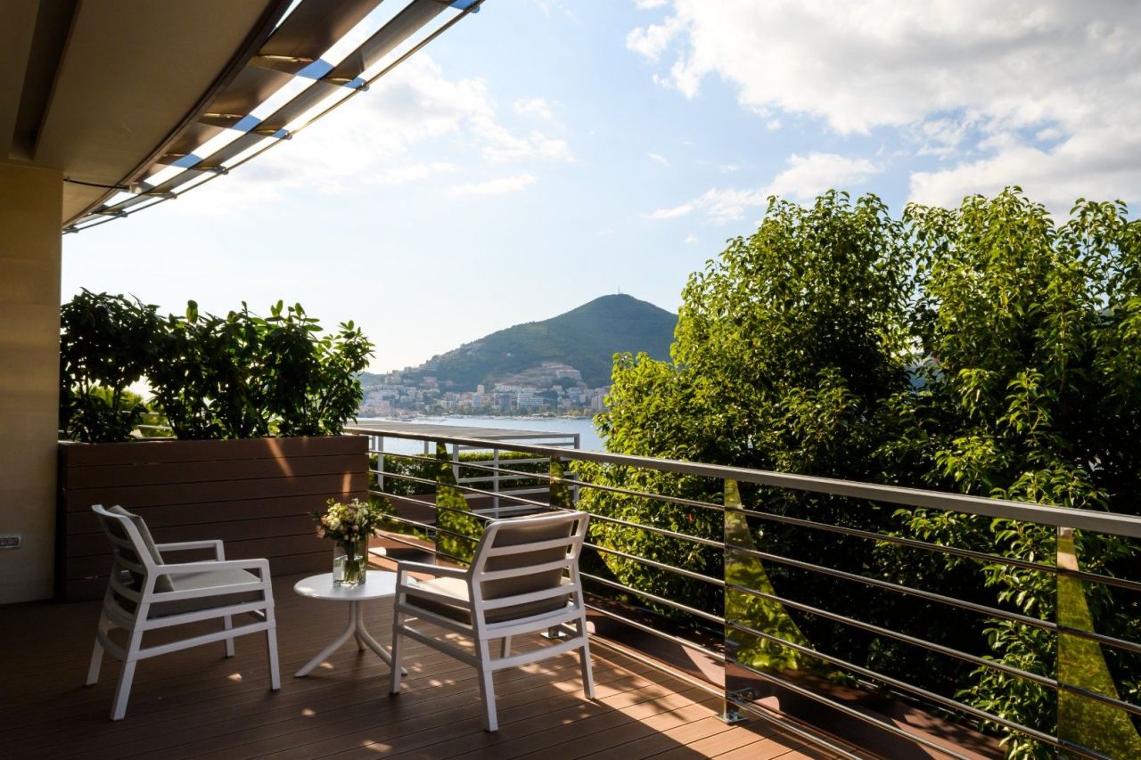 Flat in Budva, Montenegro, 172 m² - picture 1