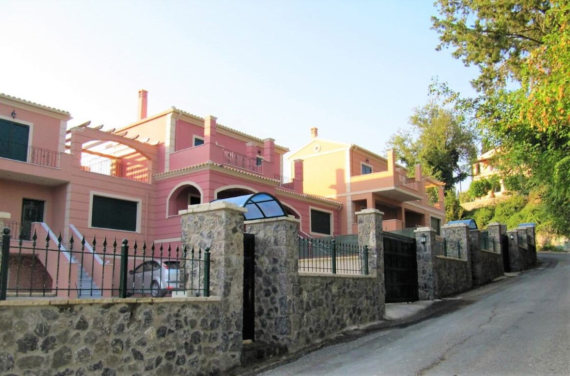 Maison à Corfou, Grèce, 440 m² - image 1