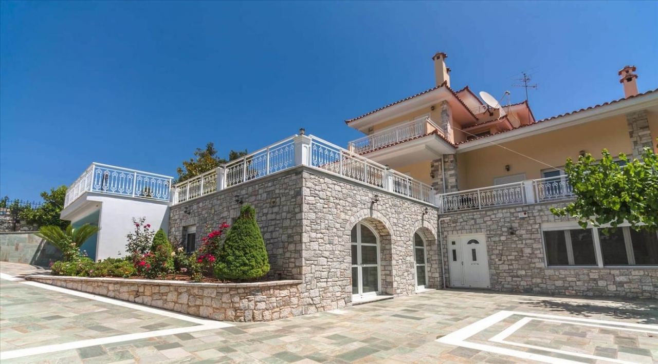 Maisonette in Agios Stefanos, Griechenland, 667 m² - Foto 1