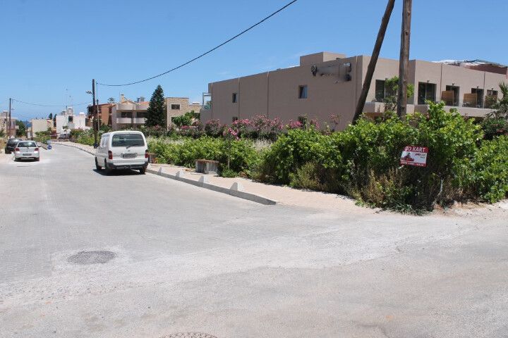 Land in Malia, Greece, 1 084 m² - picture 1