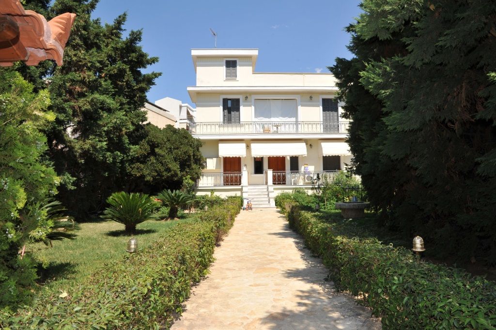 Maison à Loutraki, Grèce, 268 m² - image 1