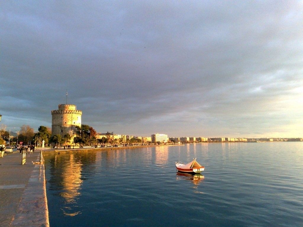 Grundstück in Thessaloniki, Griechenland, 1 880 m² - Foto 1