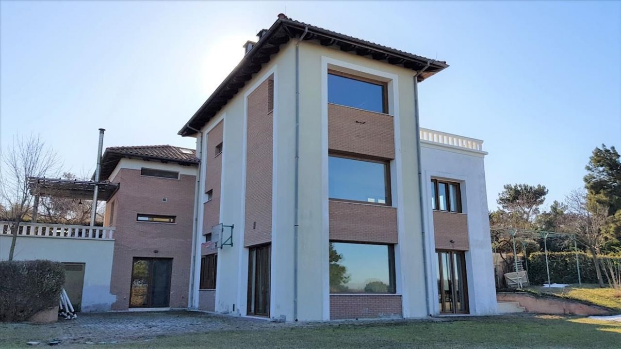 Villa in Thessaloniki, Greece, 460 m² - picture 1