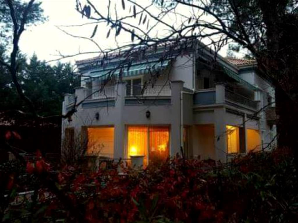 Casa en Agios Stefanos, Grecia, 430 m² - imagen 1