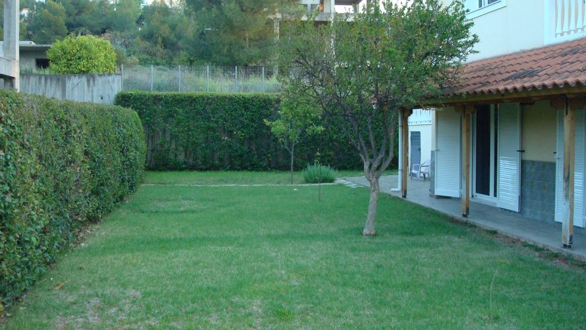 Casa en Dilesi, Grecia, 299 m² - imagen 1