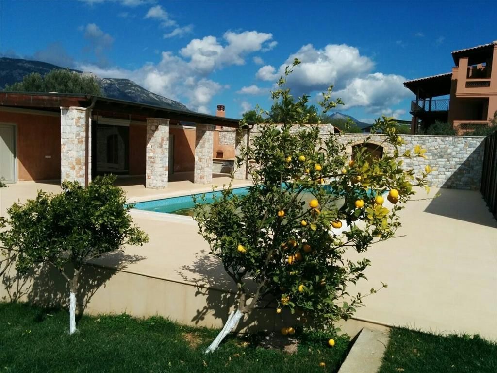 Villa en Corinthie, Grèce, 500 m² - image 1