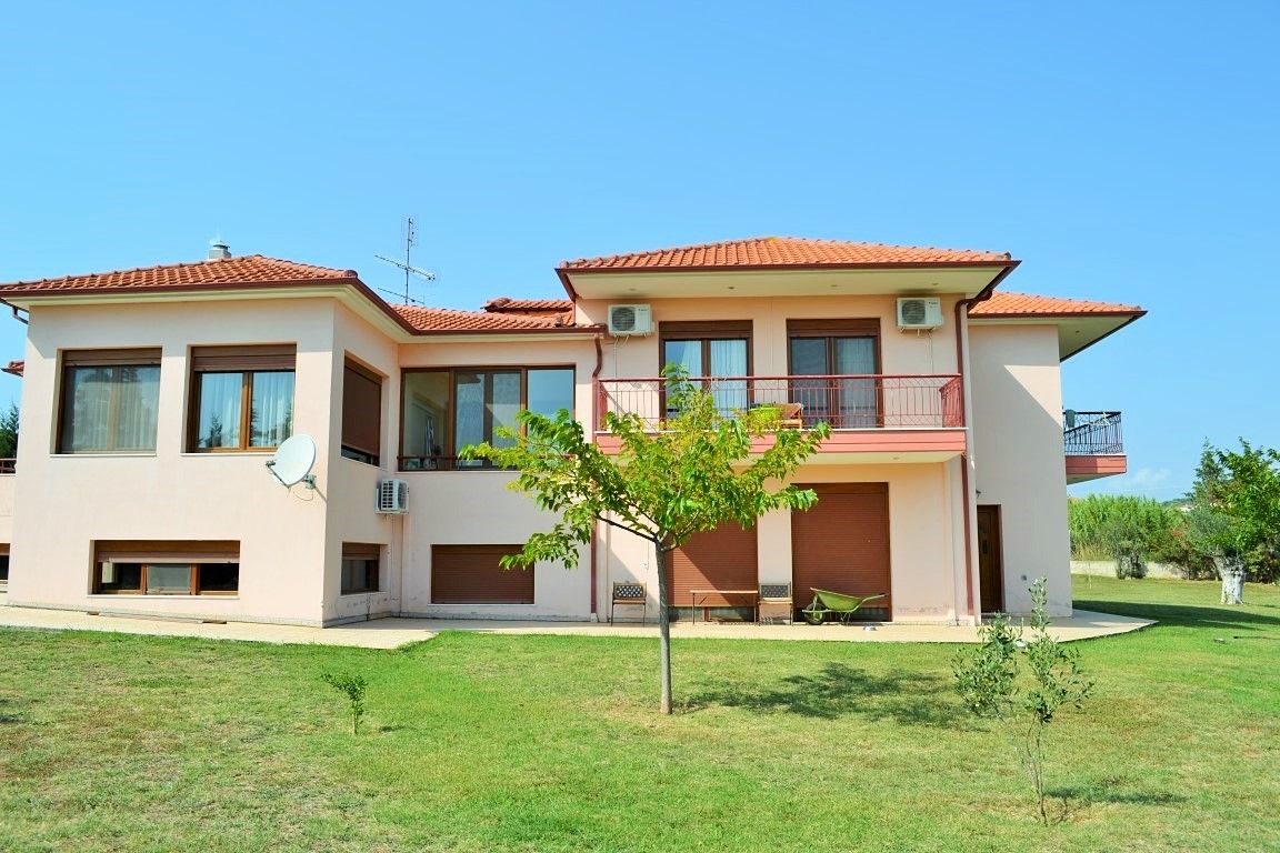 Villa en Chalcidique, Grèce, 400 m² - image 1