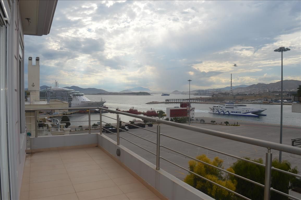 Maisonette in Pireas, Greece, 141 m² - picture 1