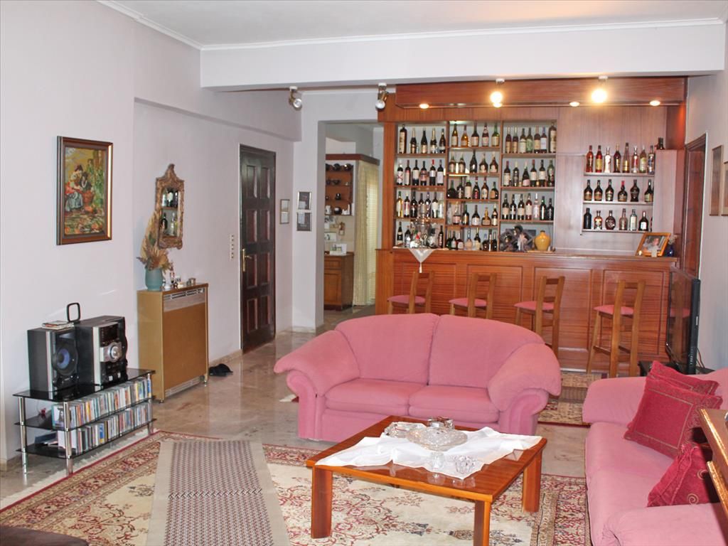 Flat in Pireas, Greece, 180 m² - picture 1