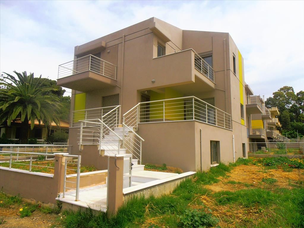 Maison à Loutraki, Grèce, 230 m² - image 1