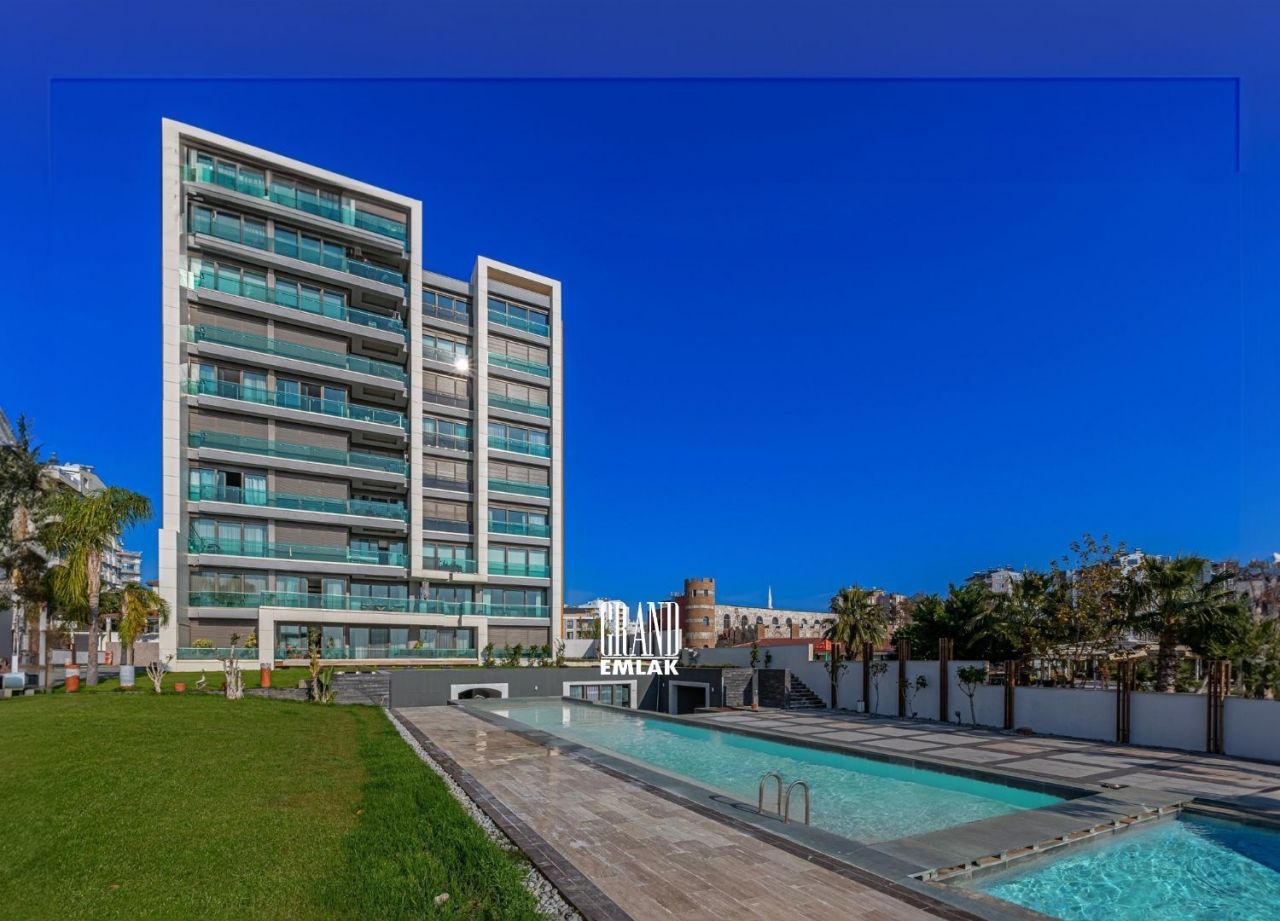Piso en Antalya, Turquia, 300 m² - imagen 1