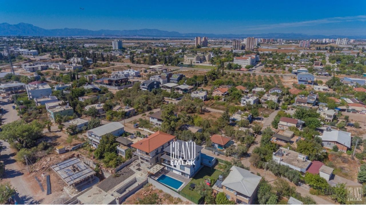 Terreno en Antalya, Turquia, 807 m² - imagen 1