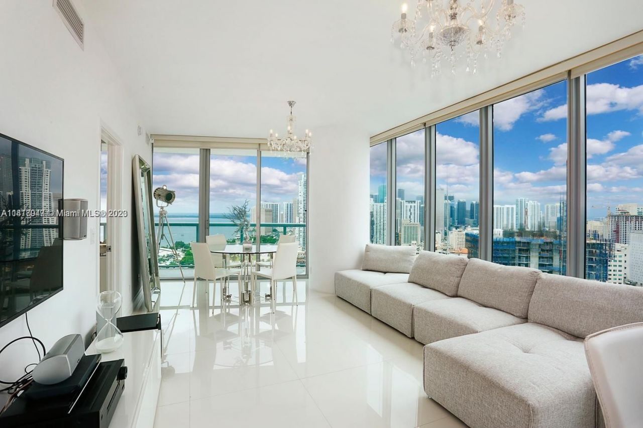 Piso en Miami, Estados Unidos, 120 m² - imagen 1