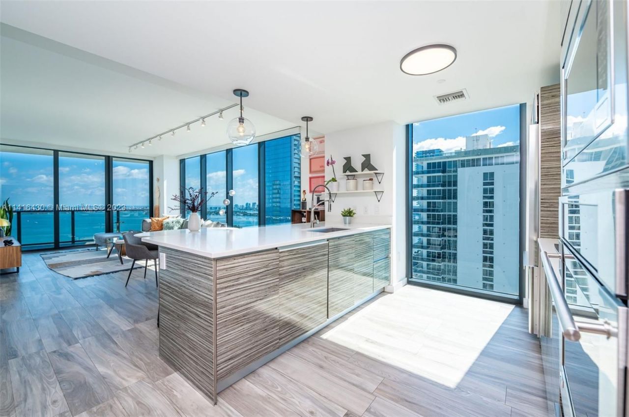 Flat in Miami, USA, 130 m² - picture 7