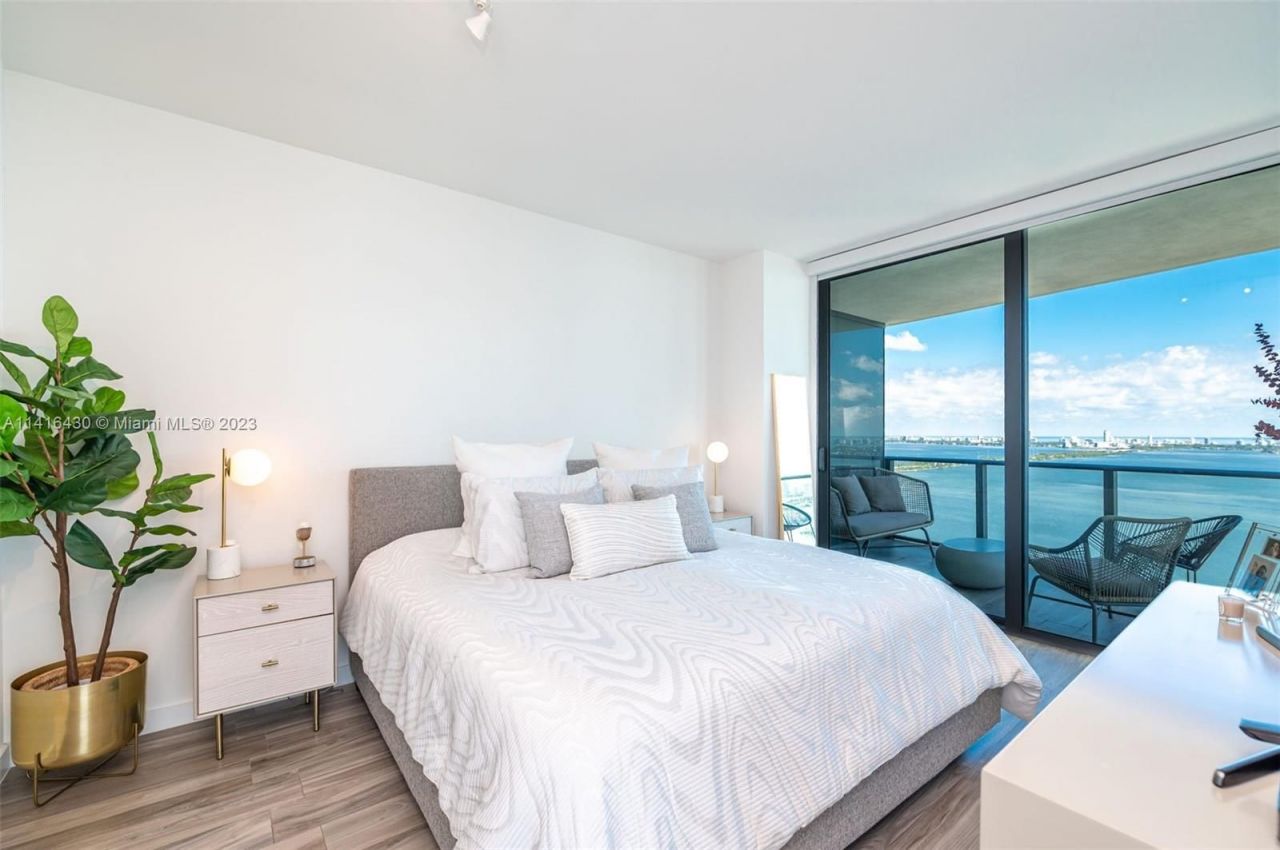 Flat in Miami, USA, 130 m² - picture 13