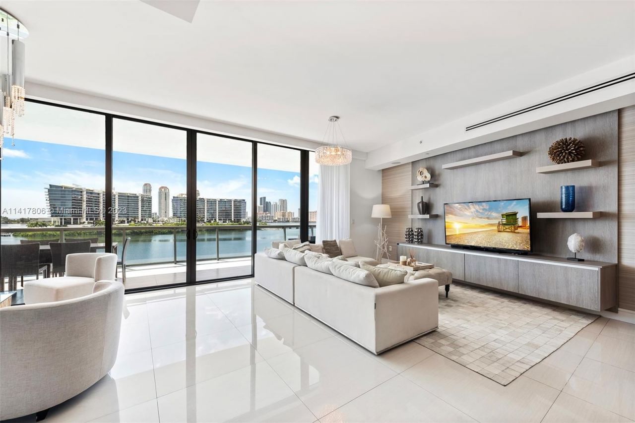 Flat in Miami, USA, 290 m² - picture 7