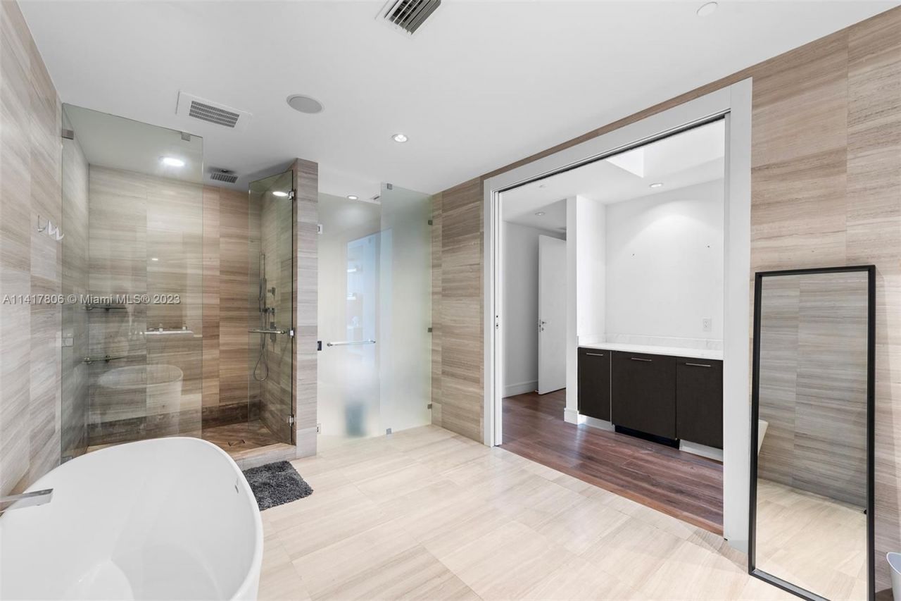 Flat in Miami, USA, 290 m² - picture 13