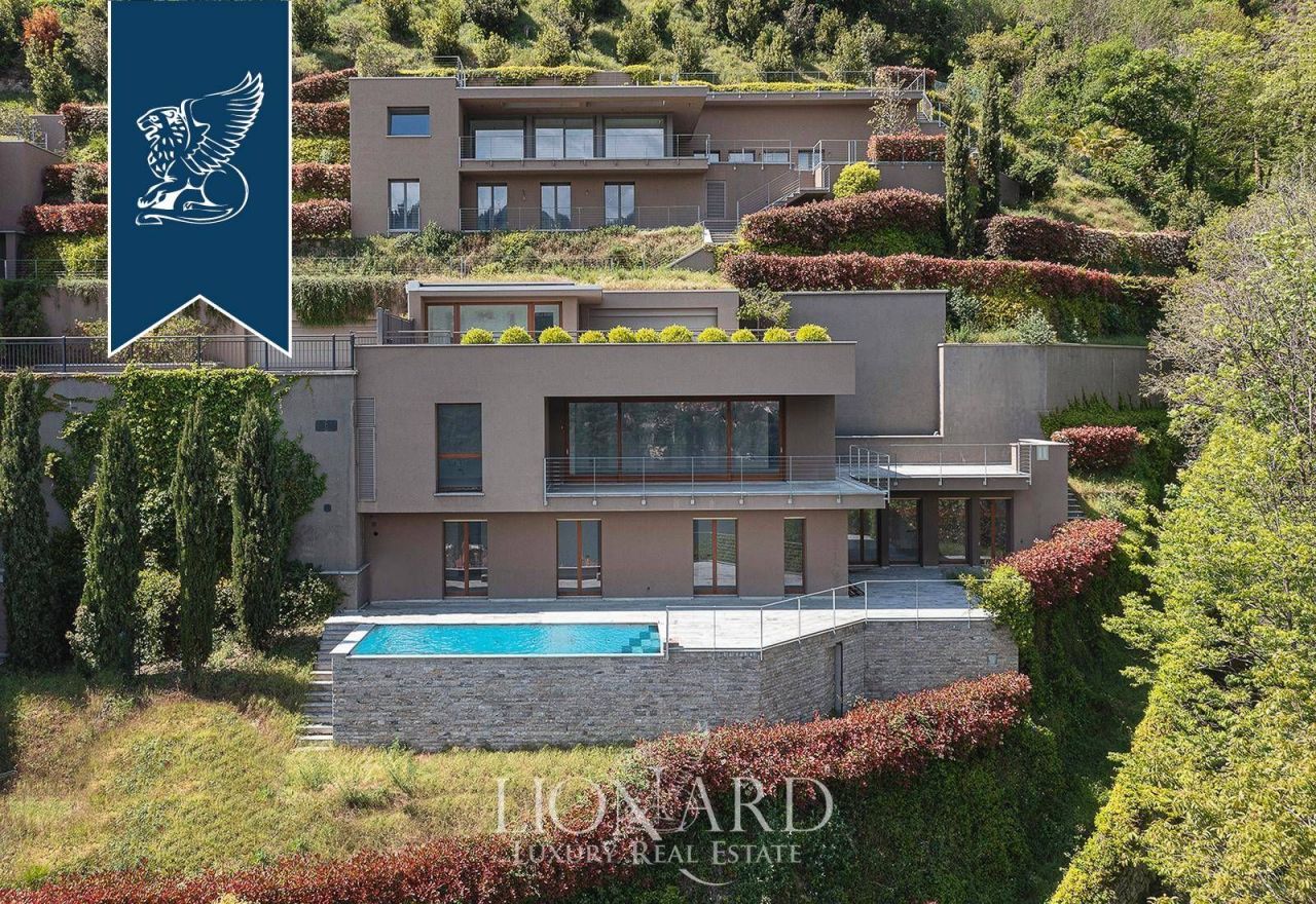 Villa in Cernobbio, Italien, 400 m² - Foto 1