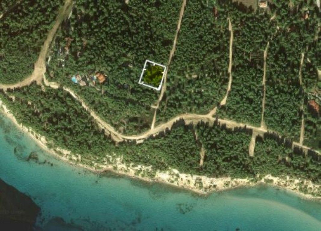 Land in Kassandra, Greece, 4 000 m² - picture 1