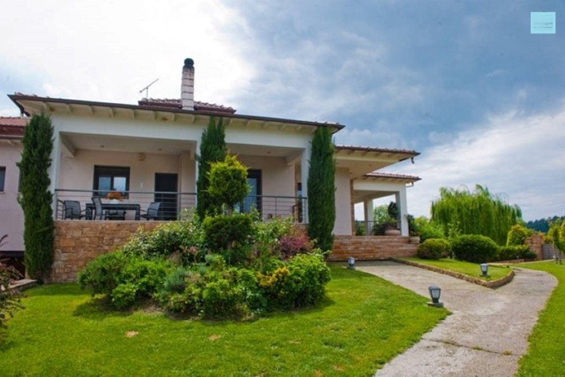 House in Chalkidiki, Greece, 600 m² - picture 1