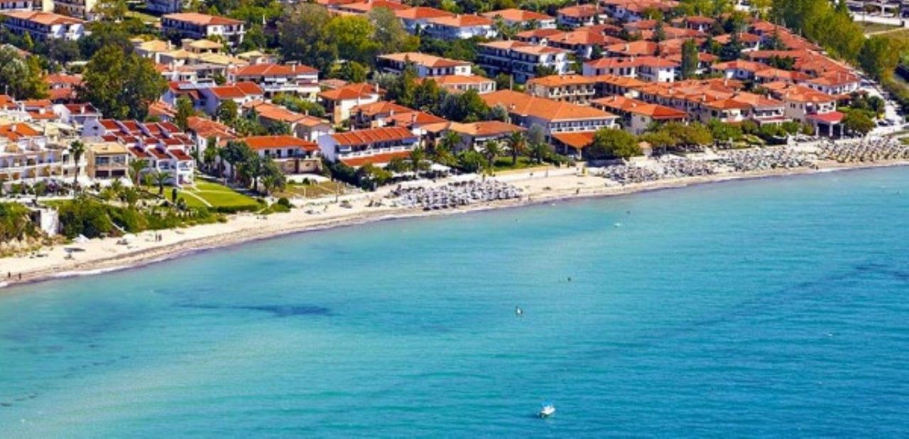 Terreno a Kassandra, Grecia, 10 000 m2 - foto 2