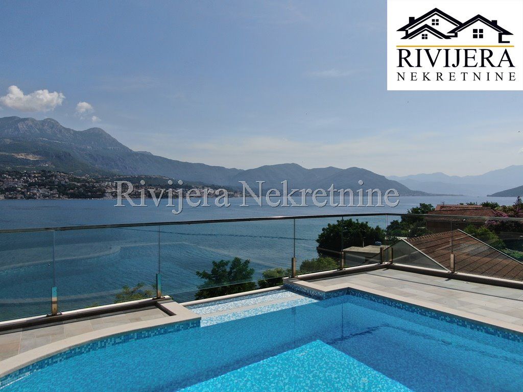 Villa à Herceg-Novi, Monténégro, 285 m² - image 1