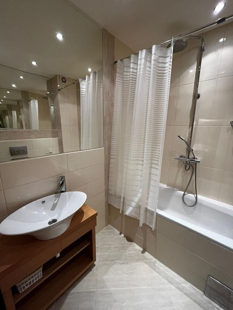 Piso en Budva, Montenegro, 93 m² - imagen 17