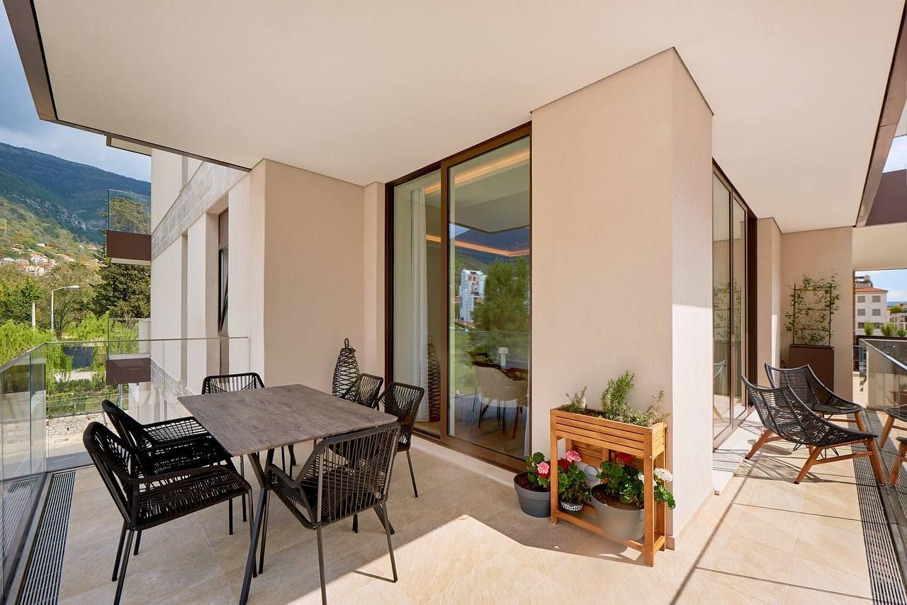 Appartement à Tivat, Monténégro, 156 m² - image 4