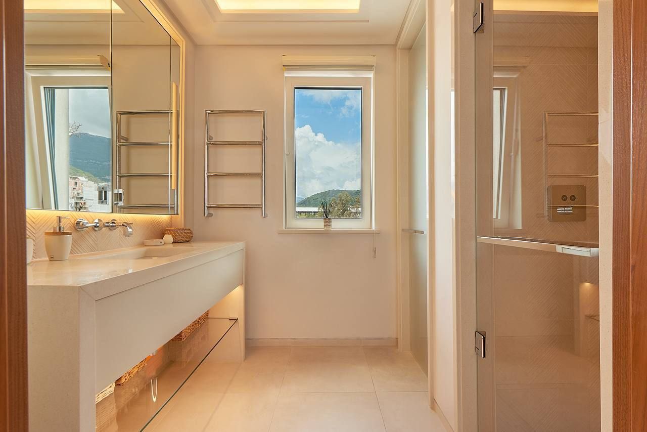 Appartement à Tivat, Monténégro, 156 m² - image 2