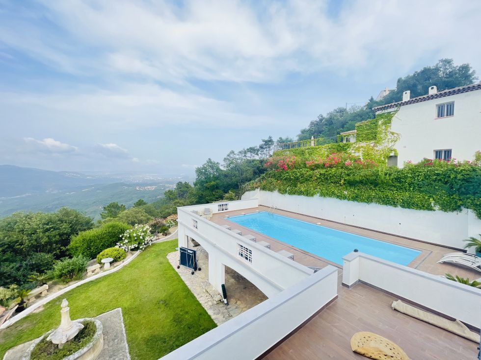 Villa en Mandelieu la Napoule, Francia, 300 m² - imagen 1