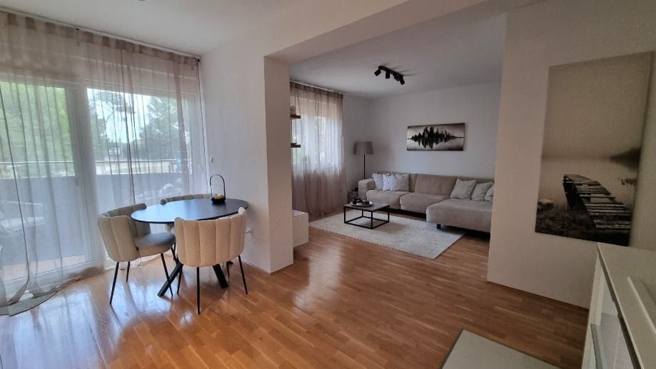 Appartement à Pula, Croatie, 61 m² - image 1