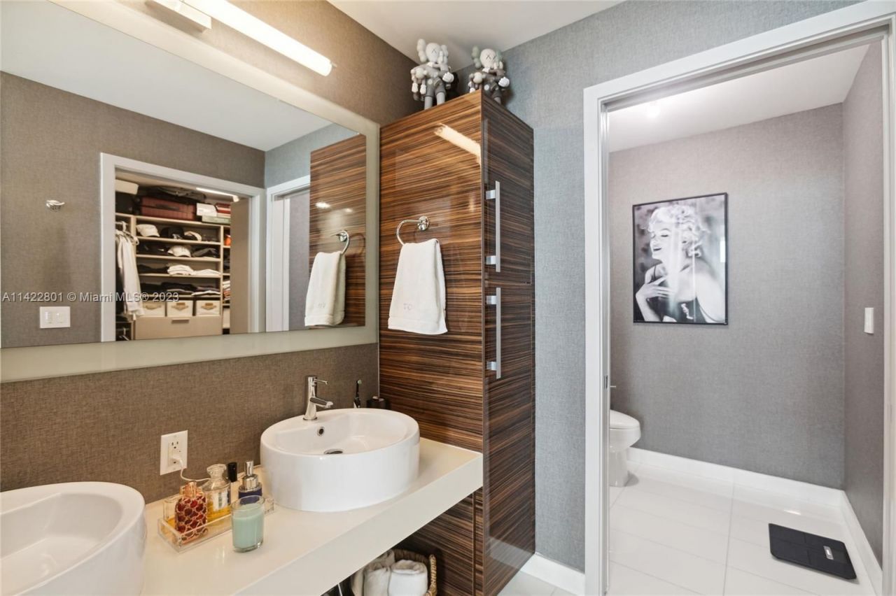 Piso en Miami, Estados Unidos, 150 m² - imagen 13