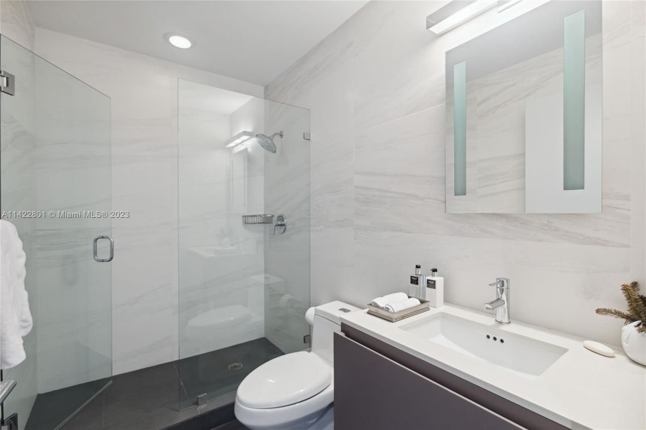 Piso en Miami, Estados Unidos, 150 m² - imagen 11